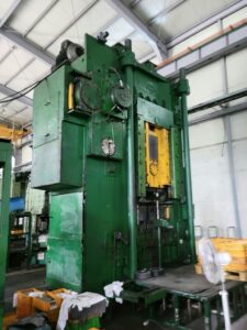 Prensa de extrusión en frío Barnaul KB0040 - 1000 ton (ID:76323) - Dabrox.com
