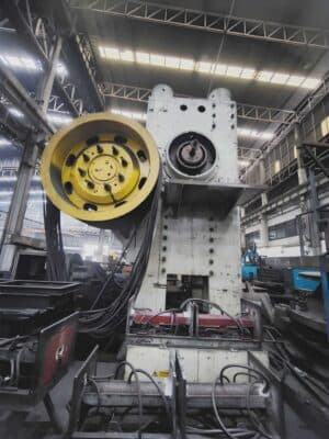 Prensa de forja en caliente NKMZ Kramatorsk 6300 - 6300 ton (Foto 4)